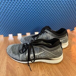 Nike women’s shoes